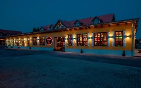 Radics Panzió Étterem és Pihenő Központ